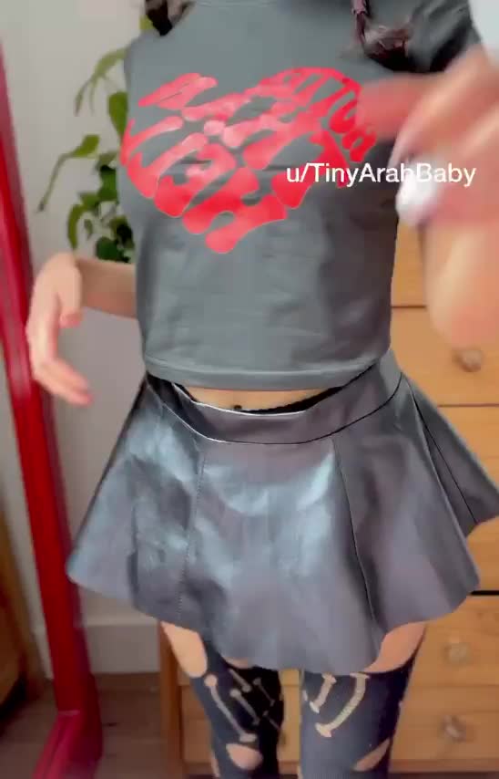I’m looking for older men who’d fuck me 🥺 - free porn video
