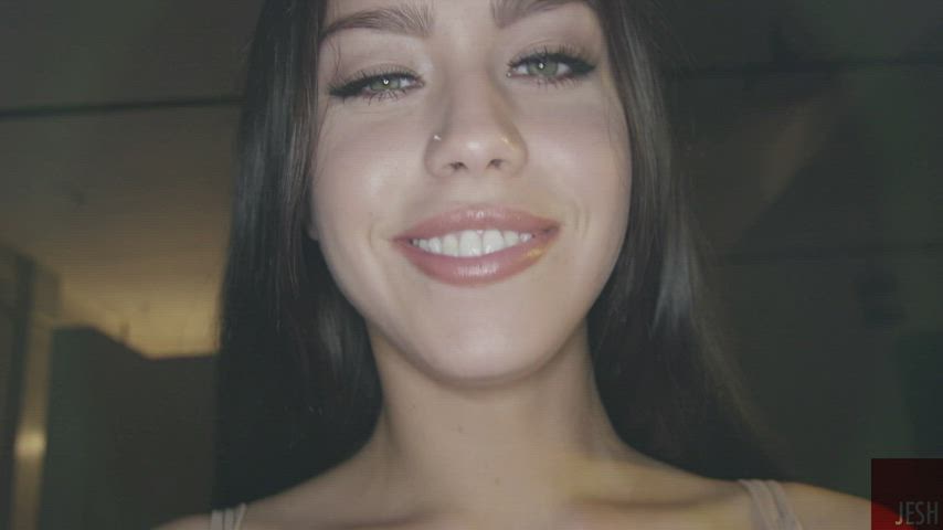 She has the best tongue game - free porn video