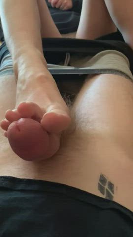 look at the way her after work feet make me not be able to hold my load anymore… she’s so happy watching me cum - free porn video