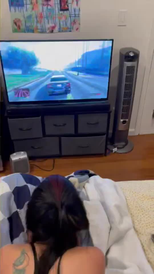 Fuck me while I play GTA 5💋 - free porn video