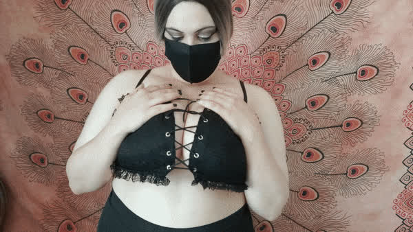 These laces are too tight, should we loosen them a little? - free porn video