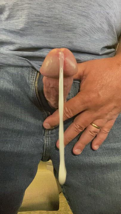 Nice thick load at work. - free porn video