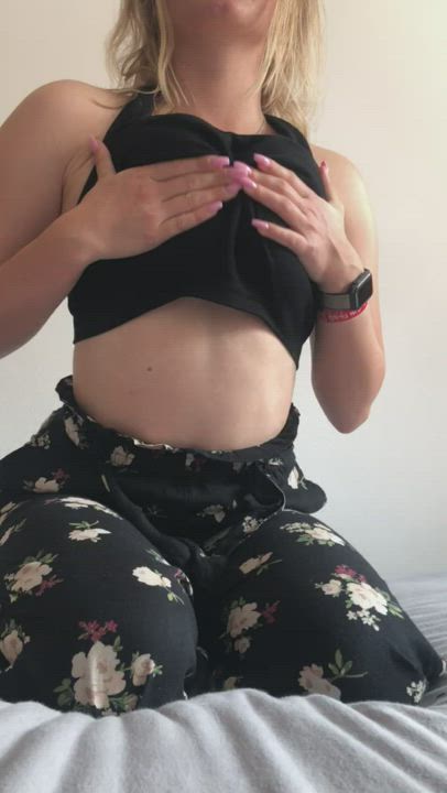Time to drop some 2001 titties for you 😘😘😘 - free porn video