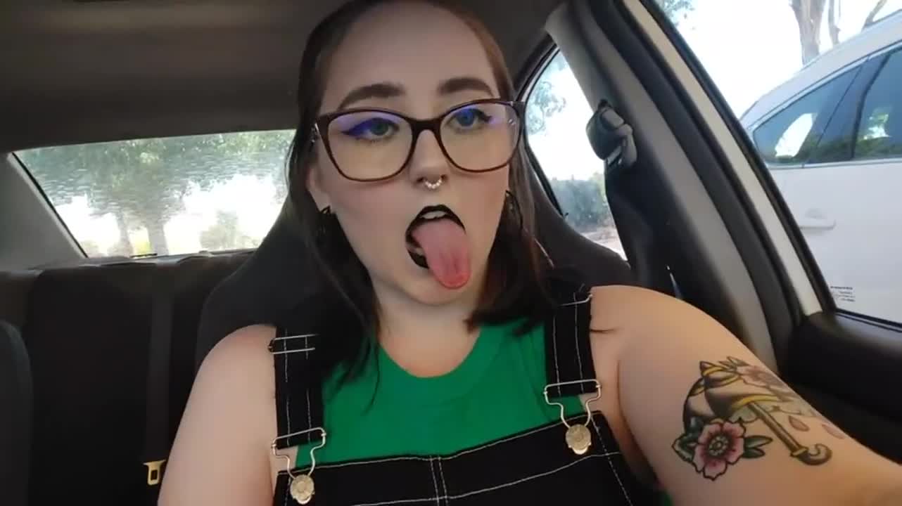 my clothes are so dark, it's a cute contrast. - free porn video