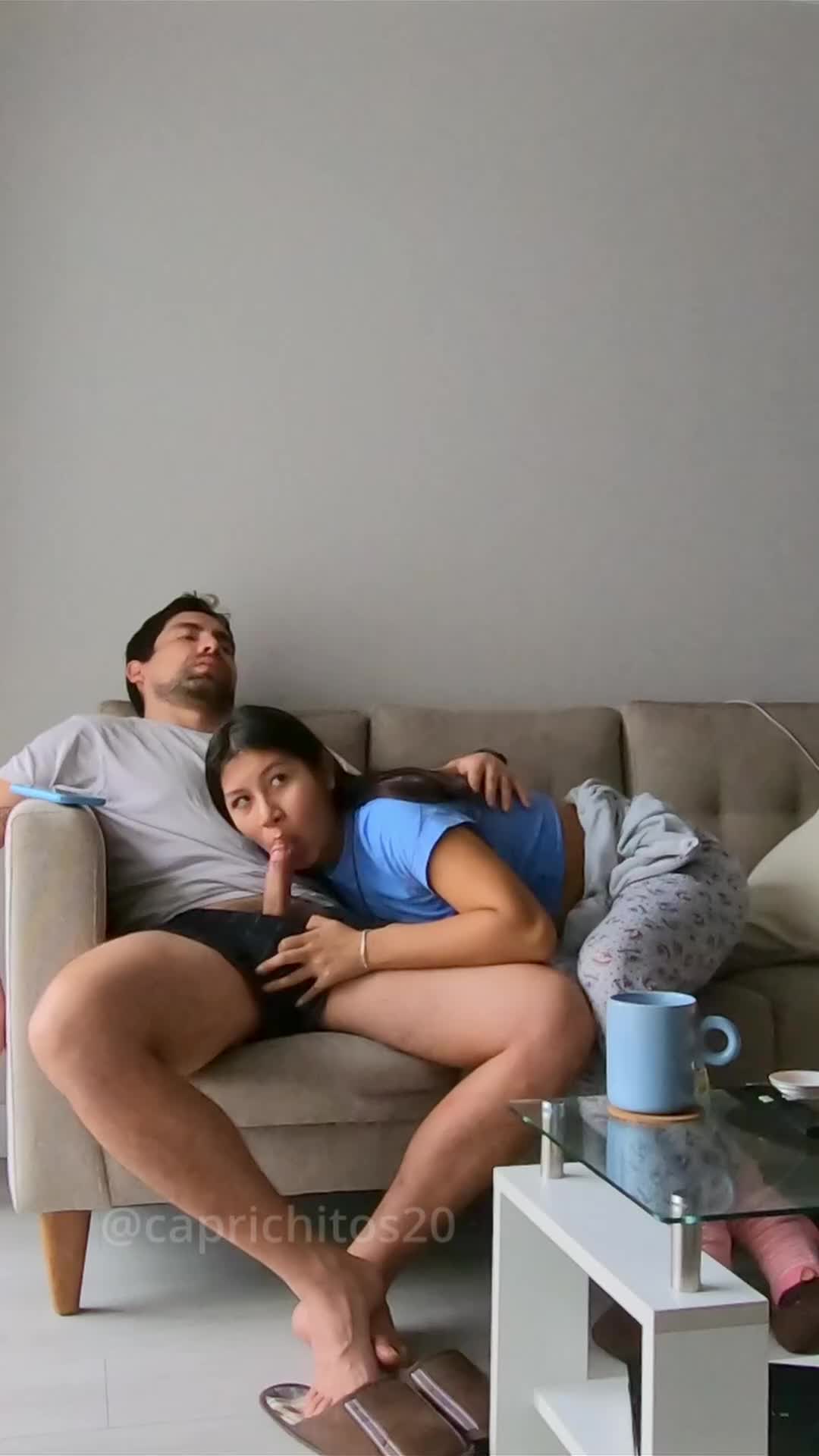 A good girl make a blowjob watching tv - free porn video