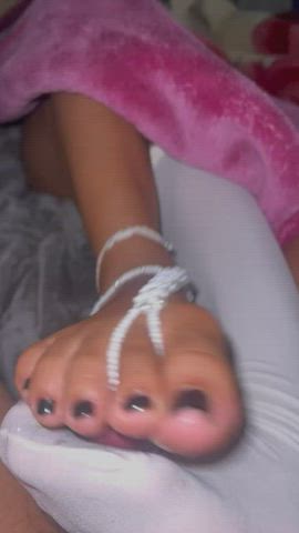 I’m an expert footjobs - free porn video