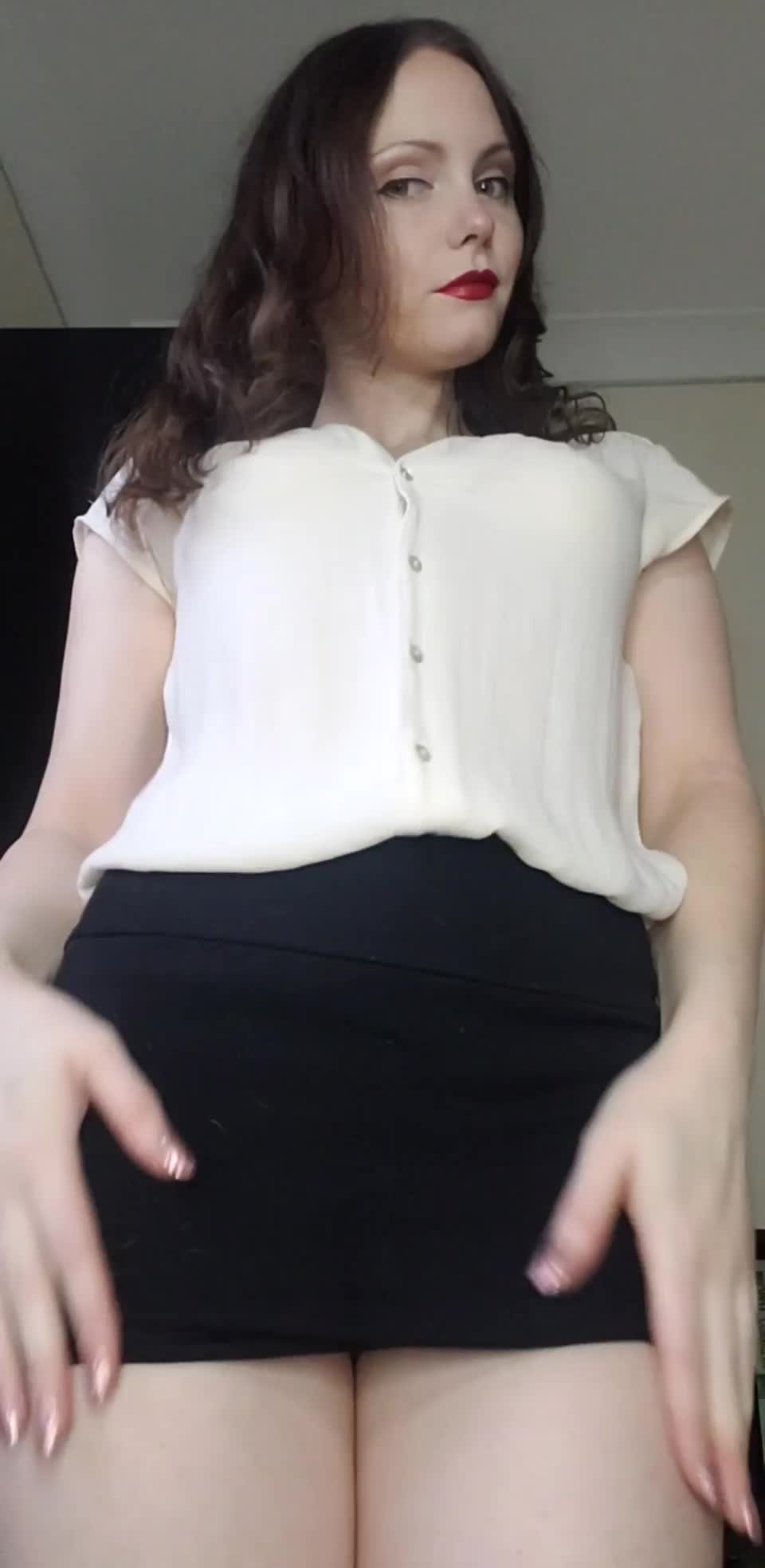 I never wear panties to work ;) - free porn video