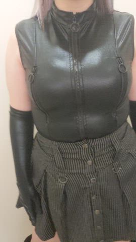 I go clubbing in this outfit to give potential bulls easy access 😉 - free porn video