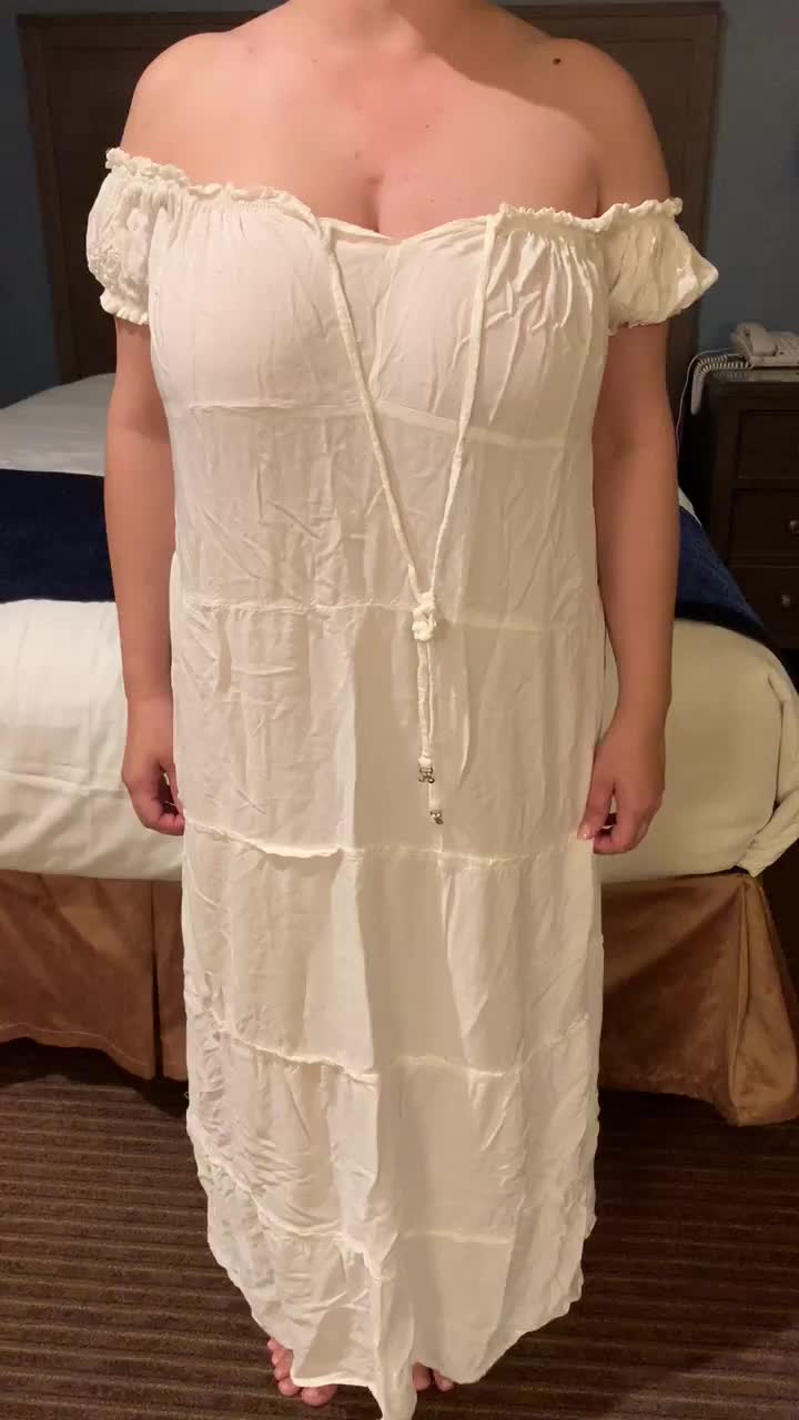 Hiding all my curves. - free porn video