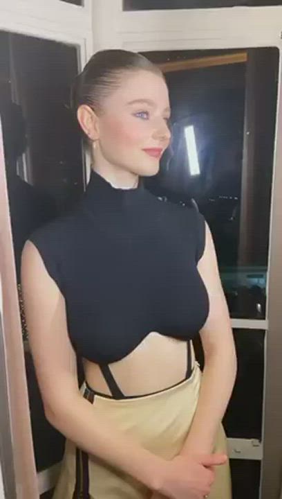 Sexy little Kiwi, Thomasin McKenzie! - free porn video