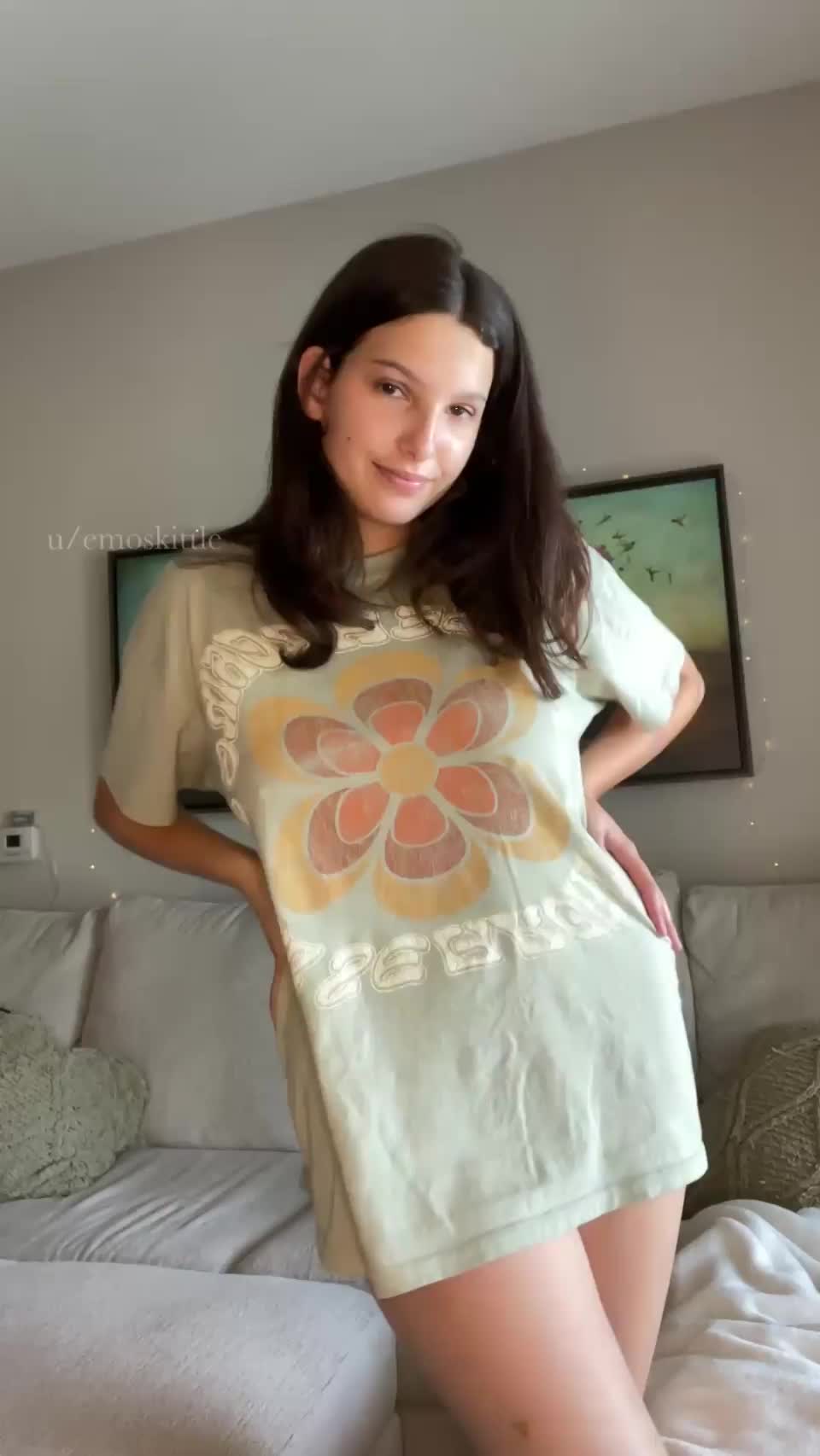 Don’t you just love how t shirts hide everything? ;) - free porn video