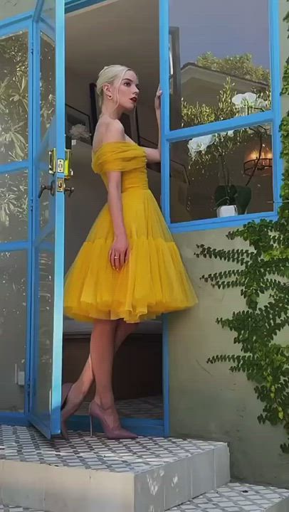 Anya Taylor-Joy 😍 - free porn video