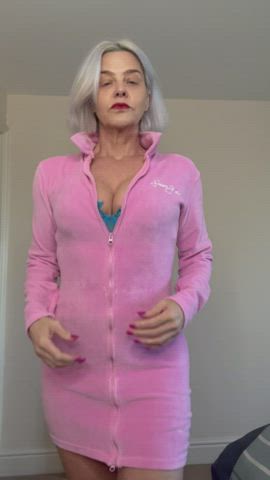 I wanna let one lucky older guy cum on my ass multiple times - free porn video
