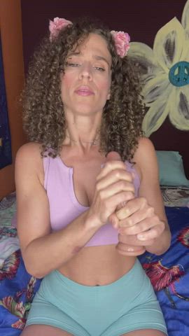 Handjob tutorial! [F] MILF - free porn video