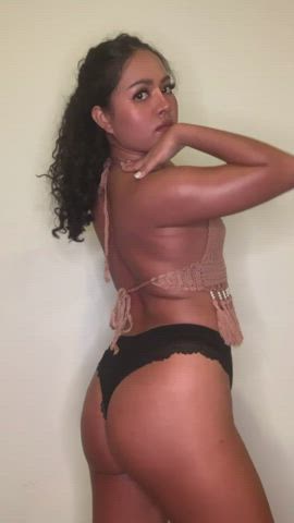 if you touch the right spot, ysou can get all my juices - free porn video