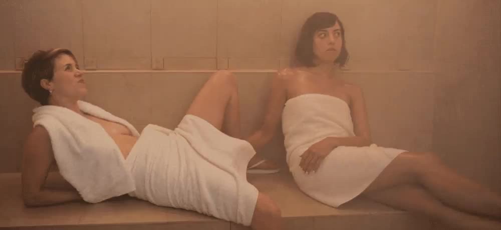 Aubrey Plaza - Giving a hand - free porn video