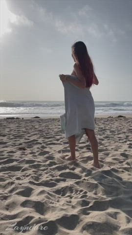 If you were at the beach with me here, would you join me by showing your dick? 🤔 [GIF] - free porn video