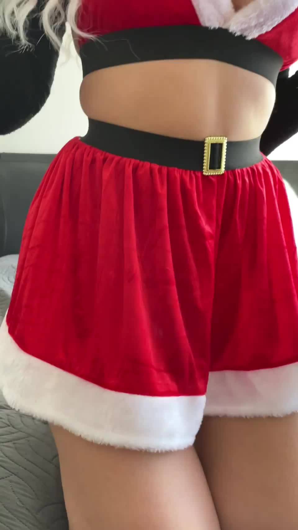I like it when you enjoy the view of my body - free porn video