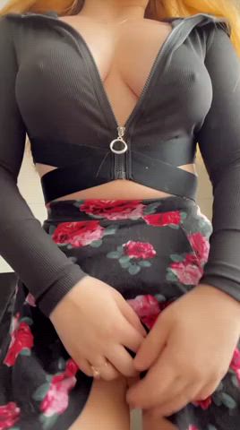 Sometimes I fantasize about my dads friends catching a peek up my skirt - free porn video