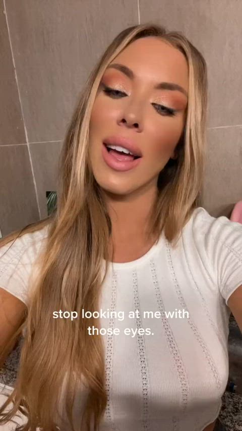 I know you like it when I look at you while I’m sucking your cock - free porn video