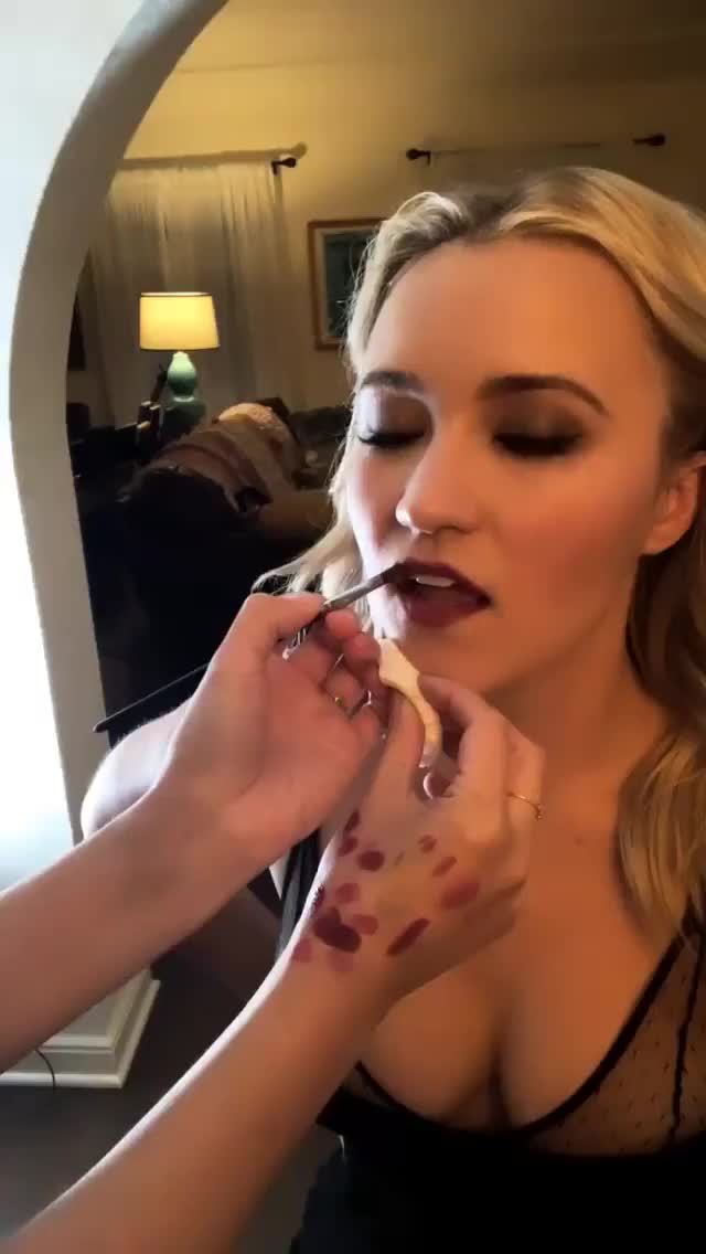 Emily Osment knows what we're looking at - free porn video