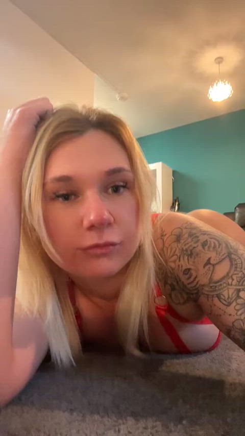 cheeky little peek! - free porn video