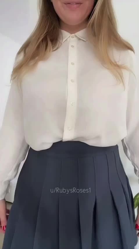 I’d love to know if my surprise made your dick rise 😇 - free porn video