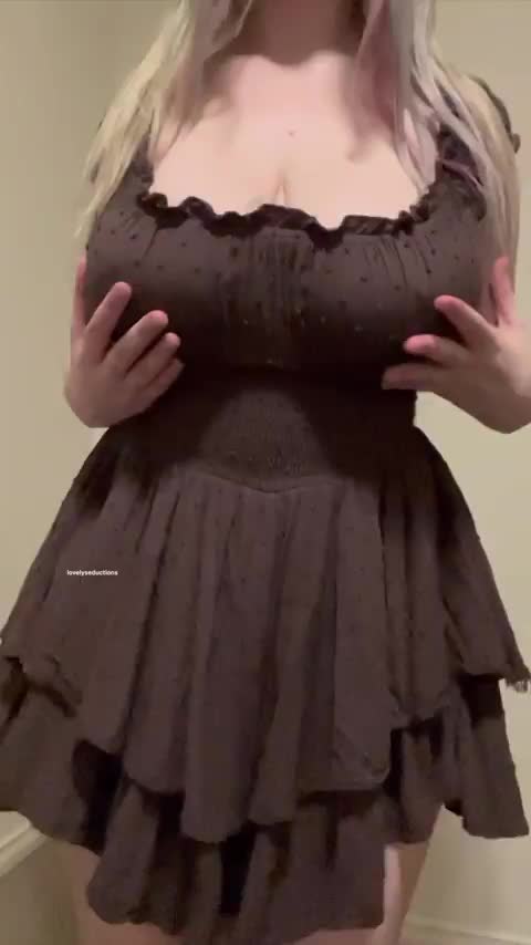 Merry Christmas guys <3 thank you for making me feel confident in my paleness - free porn video