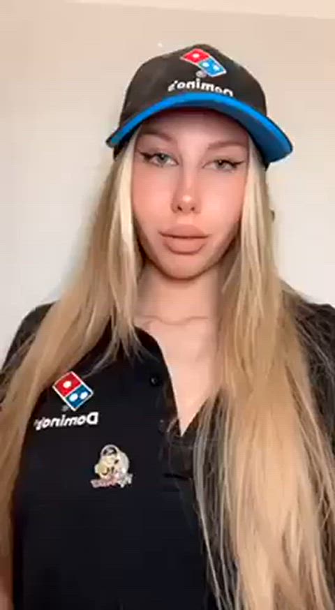 Decided to take a quickie while waiting for your order - free porn video