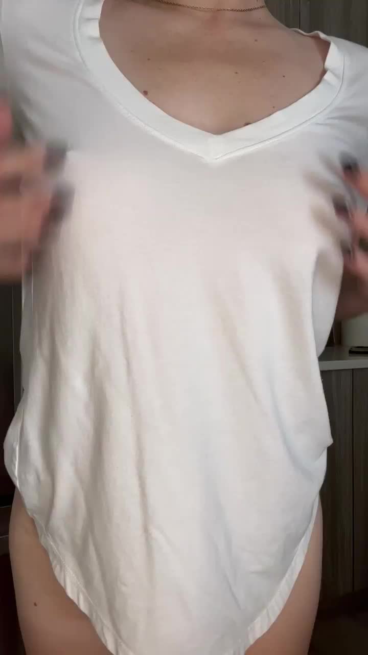 Showing off my pale perky boobs 😋 - free porn video