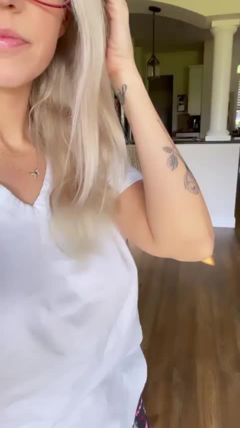 Your everyday mom with nice tits - free porn video
