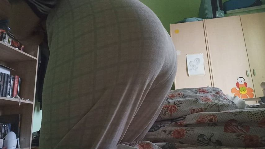 my roommate wanted a BJ - free porn video