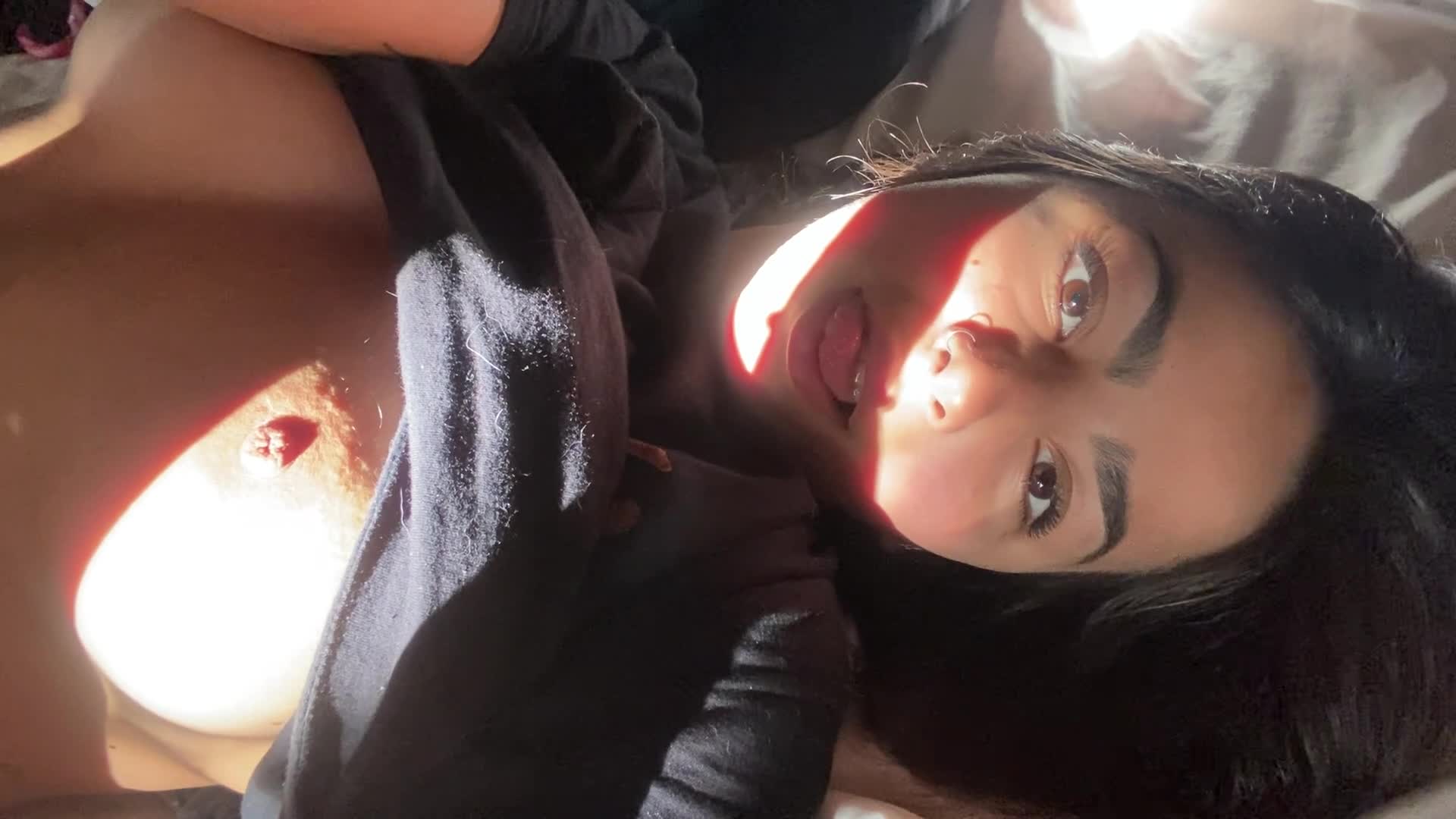 Early morning to not be alone - free porn video