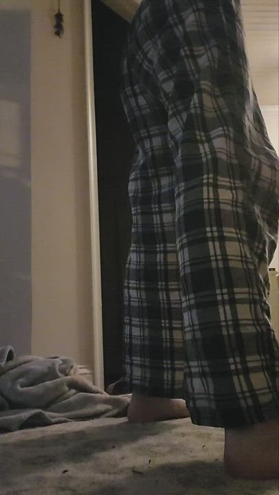 Okay! 27 squats and over 200 sit ups to do today. I didn't expect that many upvotes on my last post and turns out I'm more rusty than I thought. Whatever happened to being able to do 30 in 30 secs?? - free porn video