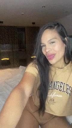 I love playing in my bed,who wants to cum? - free porn video