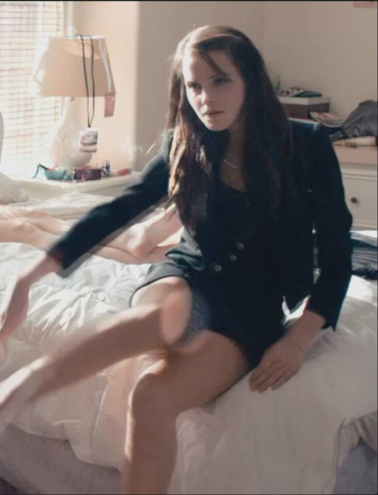 Emma Watson - Heavily Enhanced Effort at Upskirt Loop - free porn video