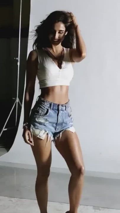 Disha Patani’s body makes my cock melt - free porn video